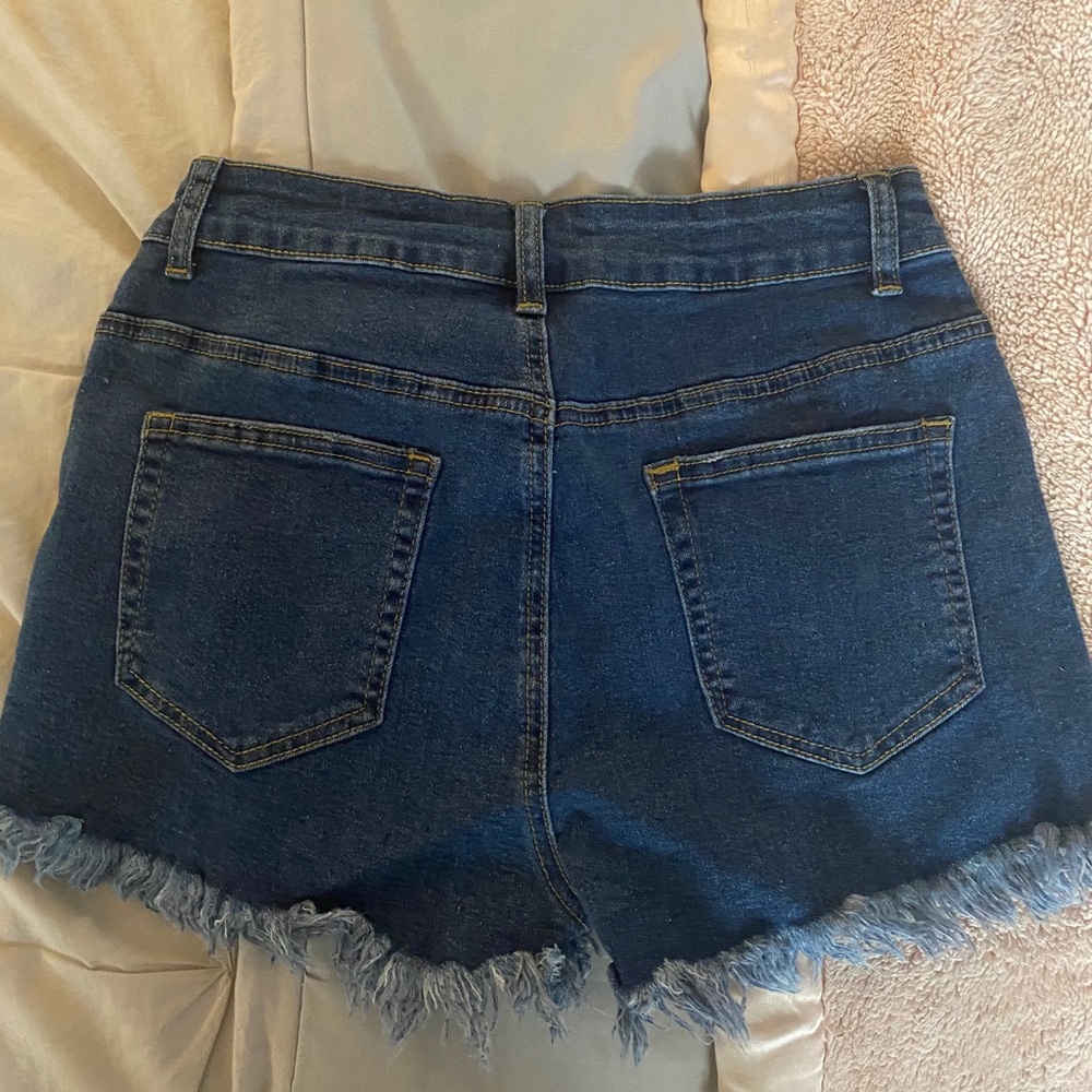 Ripped Jean shorts!!